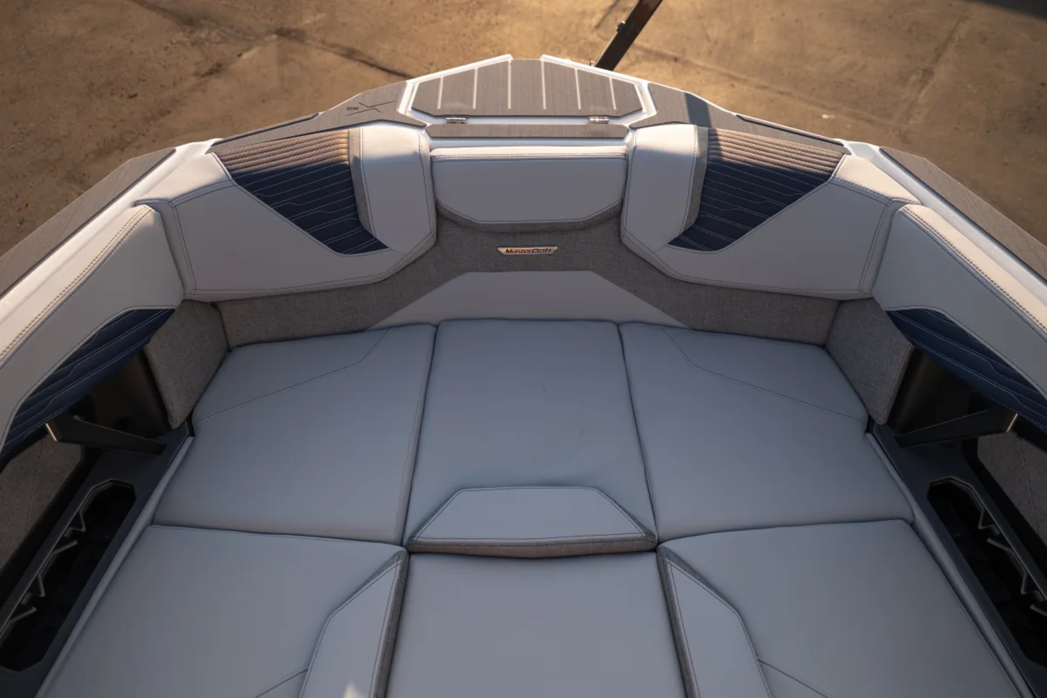 2027 MASTERCRAFT X23 NAVY BLUE FLAKE & STARLIGHT FLAKE 