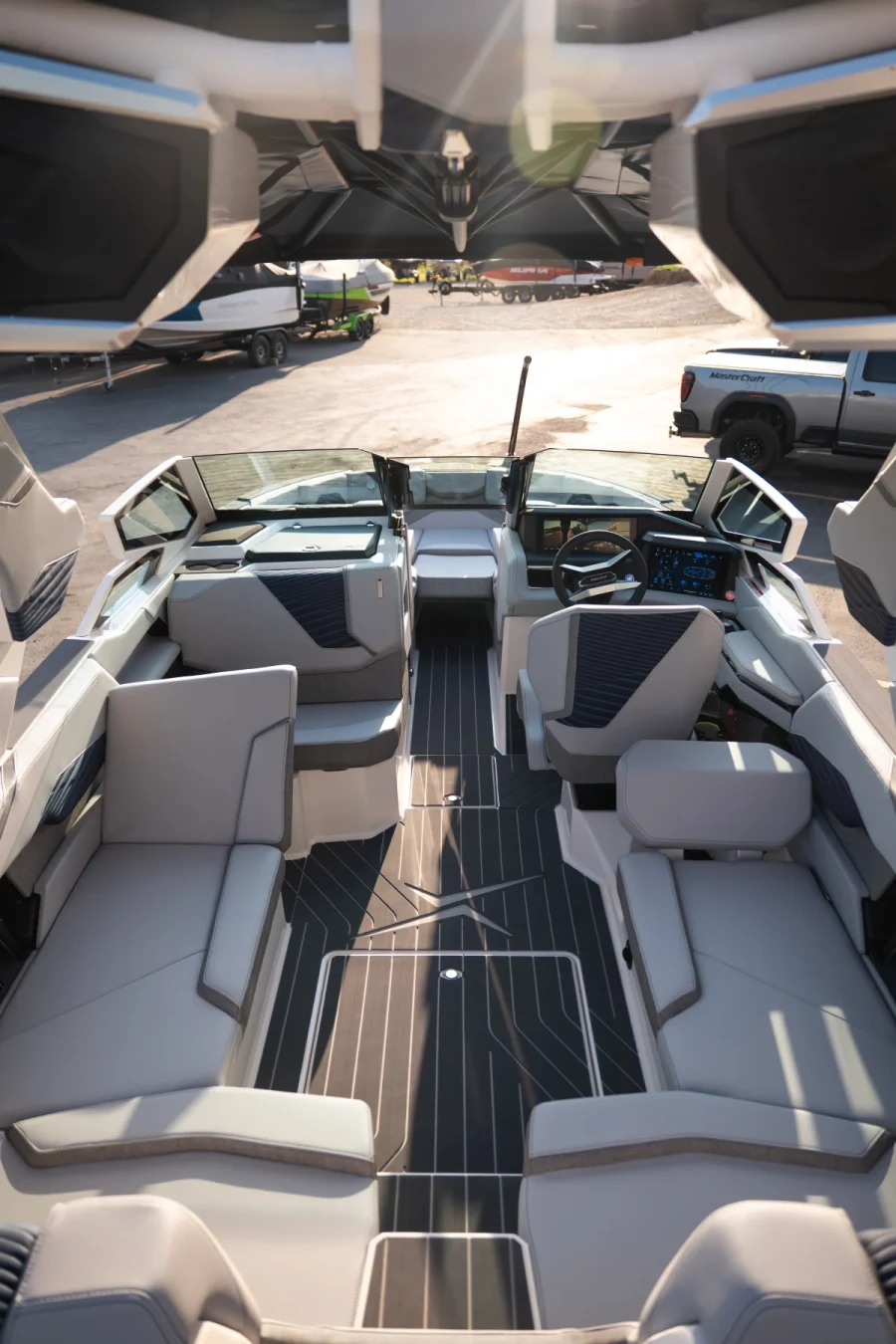 2027-mastercraft-x23-143844-image19.webp