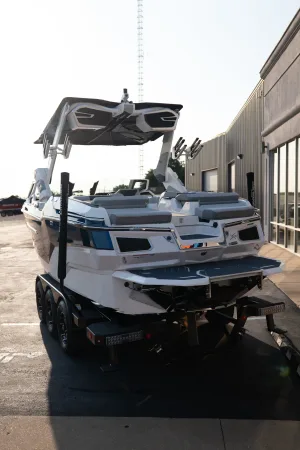 2027-mastercraft-x23-143844-image5.webp