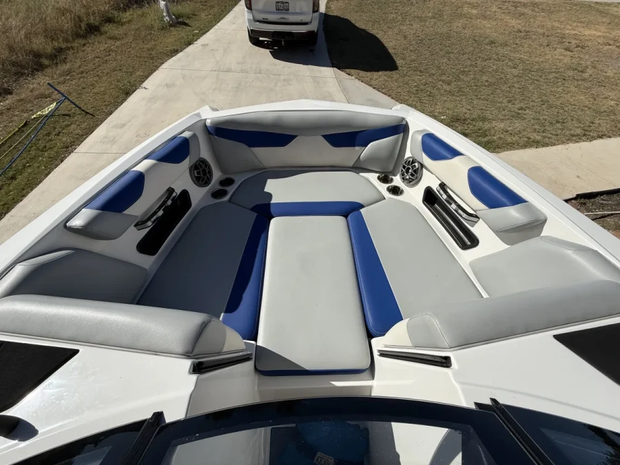 2019-axis-a22-143858-image10.webp