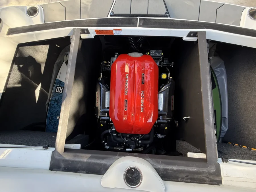 2019-axis-a22-143858-image13.webp