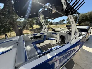 2019-axis-a22-143858-image15.webp