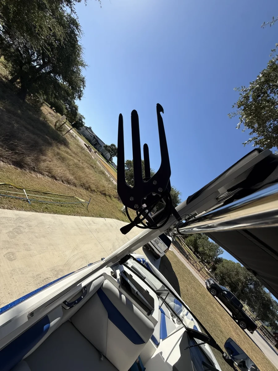 2019-axis-a22-143858-image16.webp