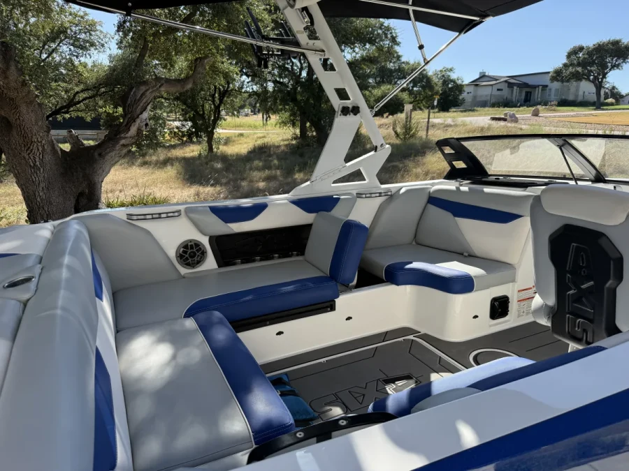 2019-axis-a22-143858-image21.webp