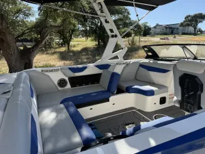 2019-axis-a22-143858-image21.webp