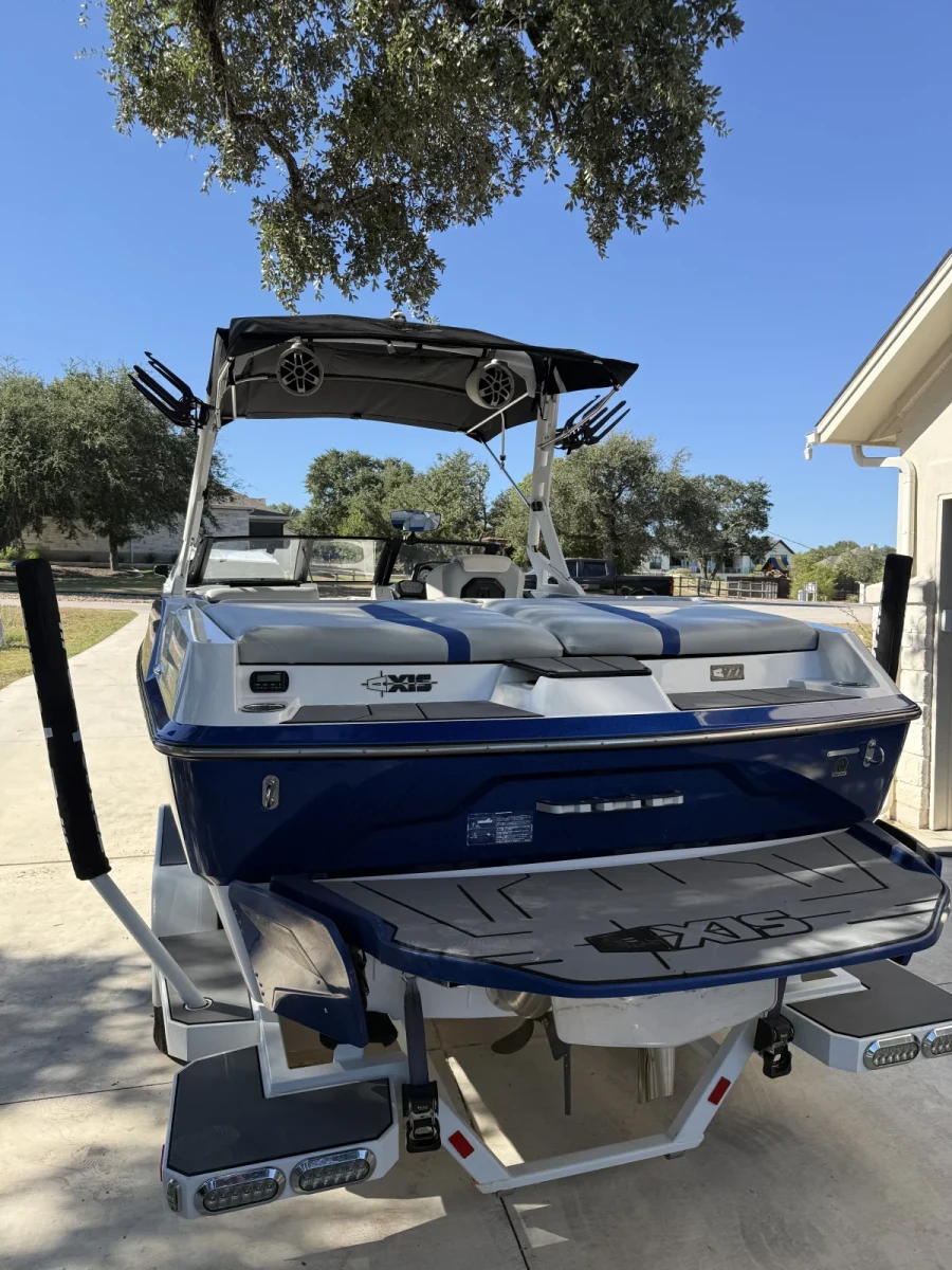2019-axis-a22-143858-image24.webp