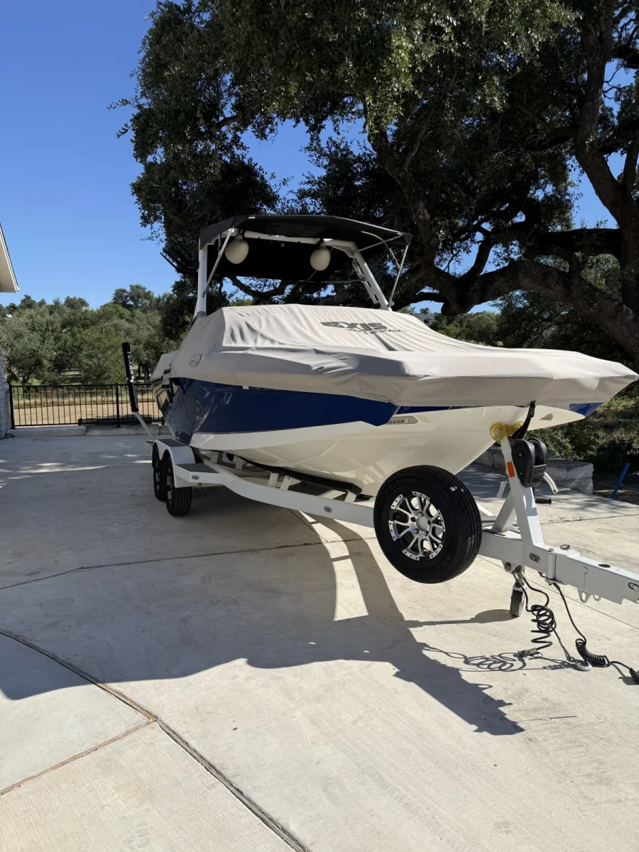 2019-axis-a22-143858-image8.webp