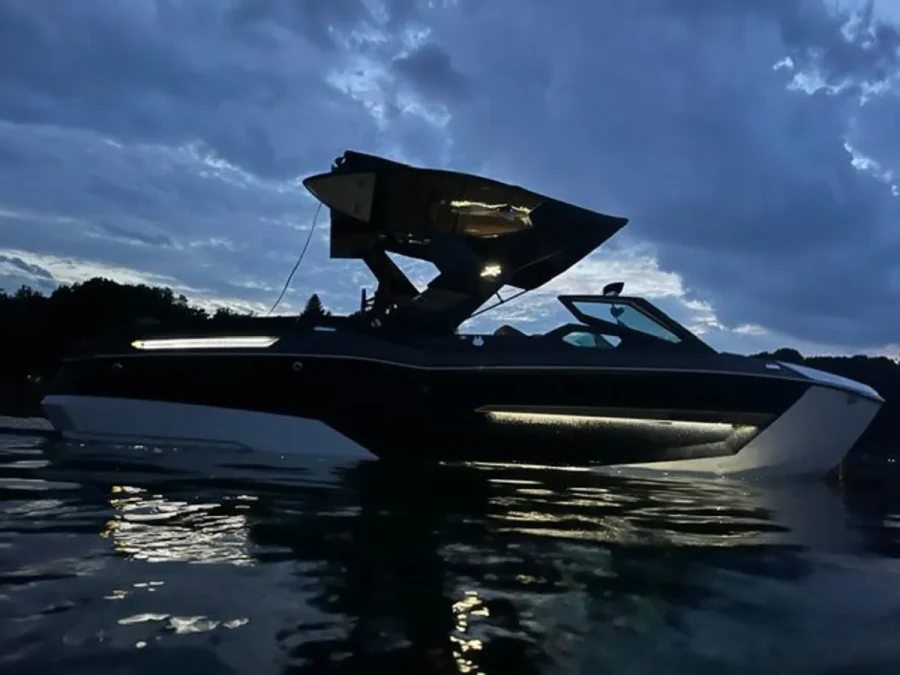 2026-mastercraft-x22-143883-image2.webp