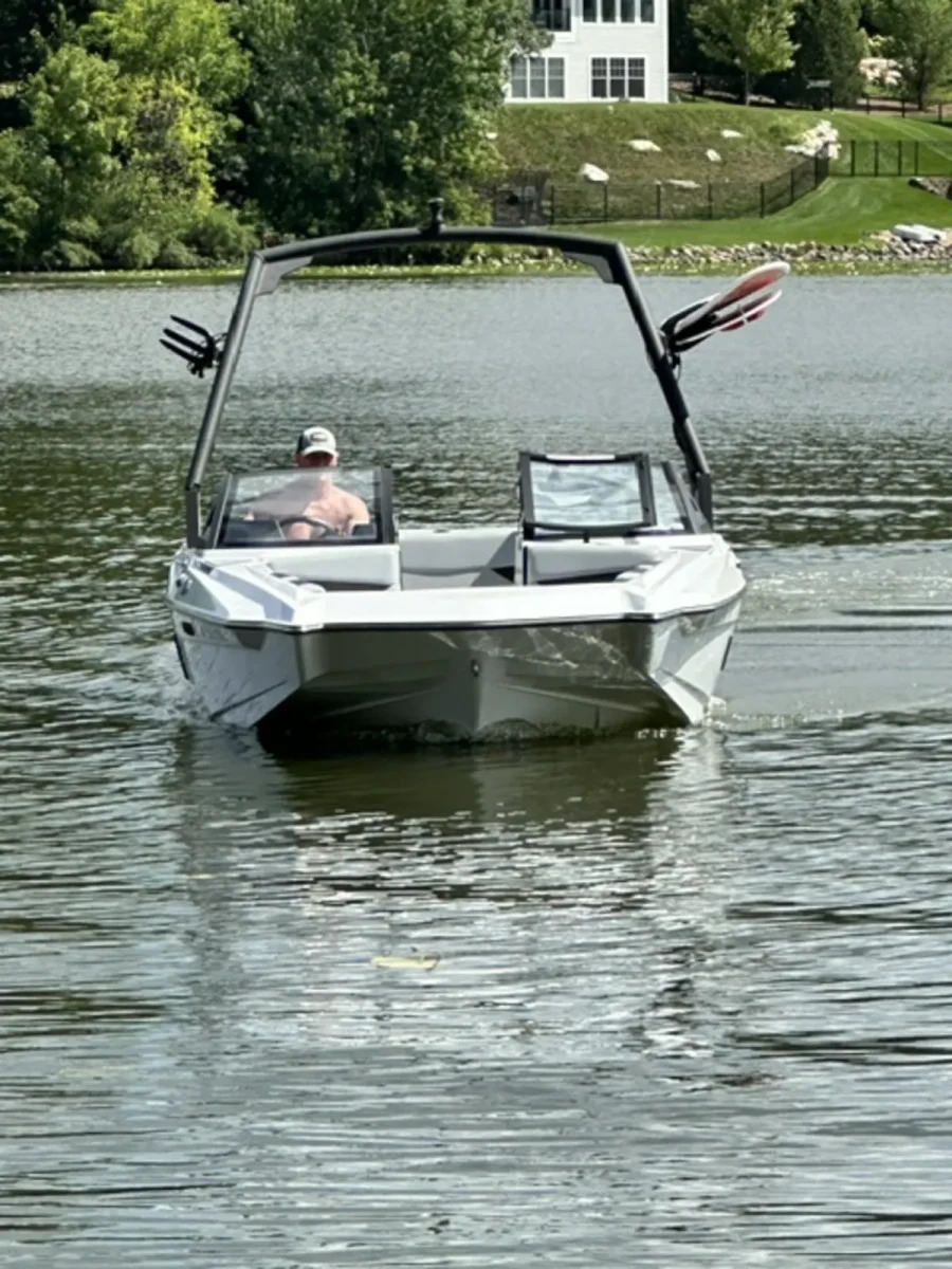 2023-axis-a20-143901-image3.webp