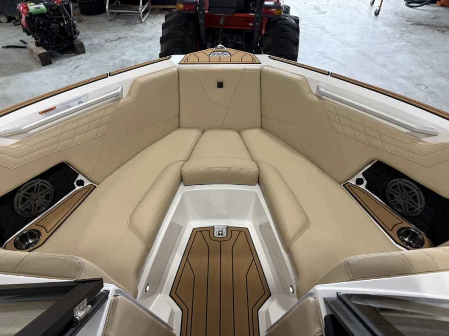 2023-nautique-s21-143820-image1.webp