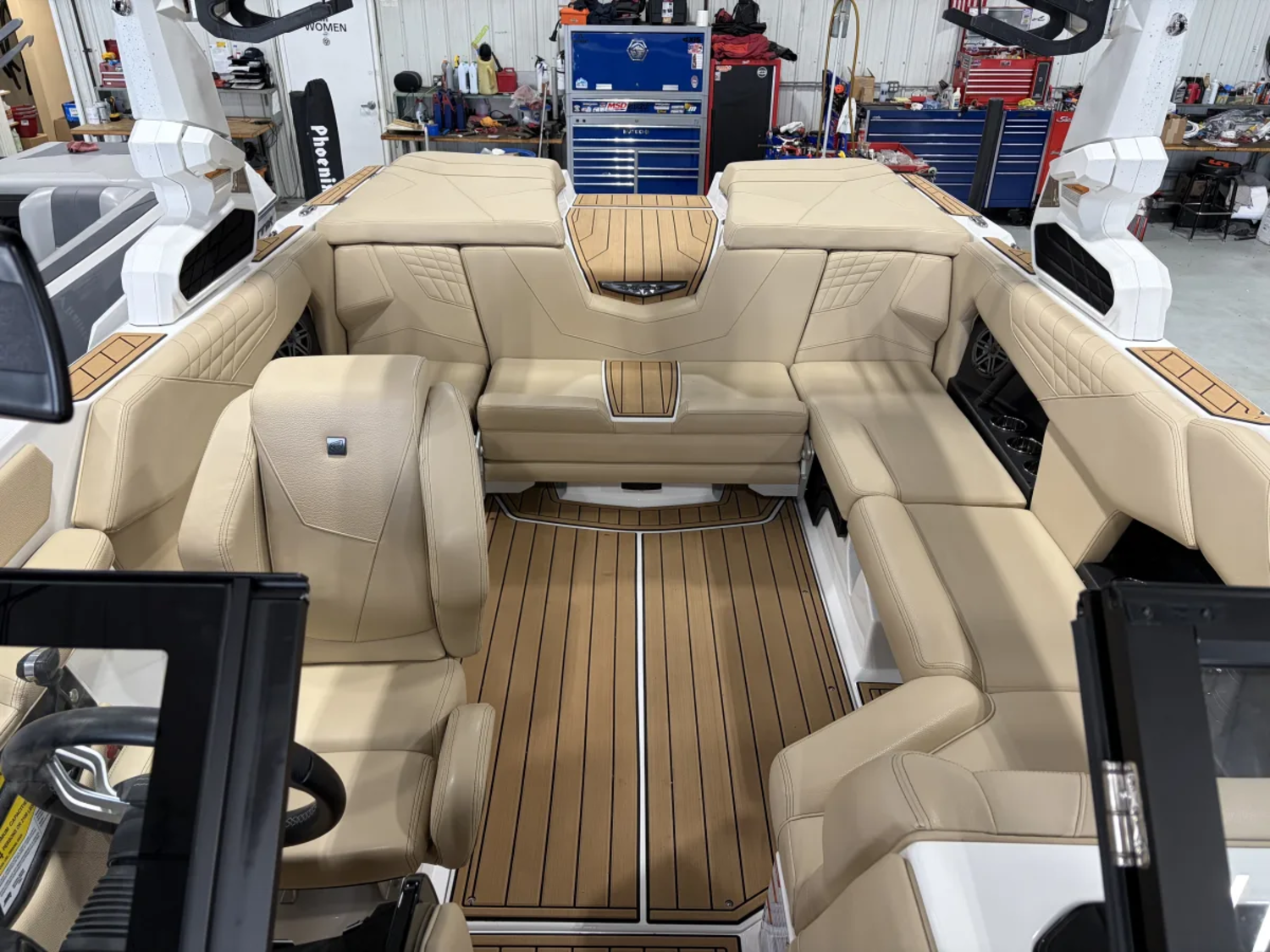 2023 Nautique S21
