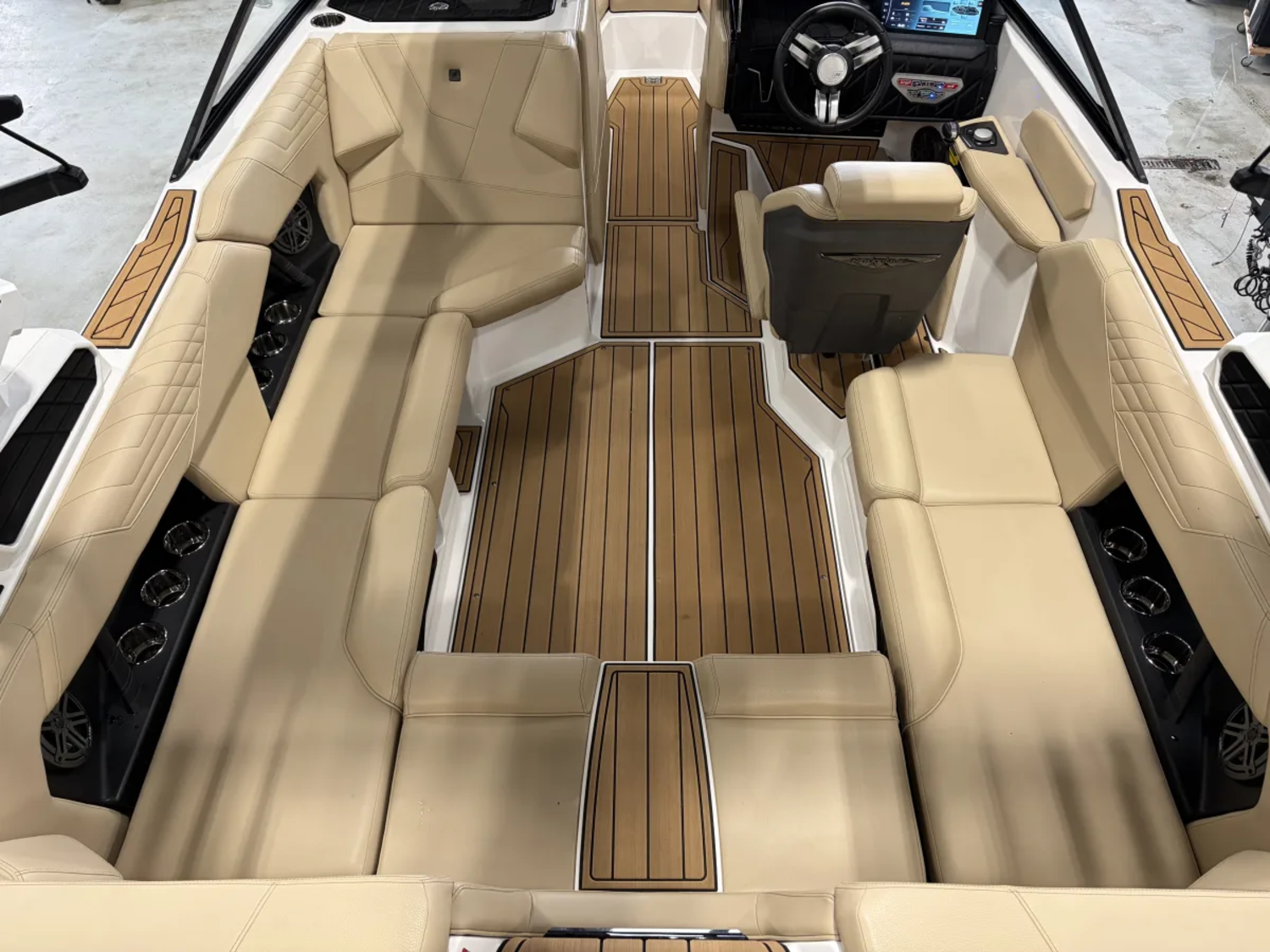 2023 Nautique S21