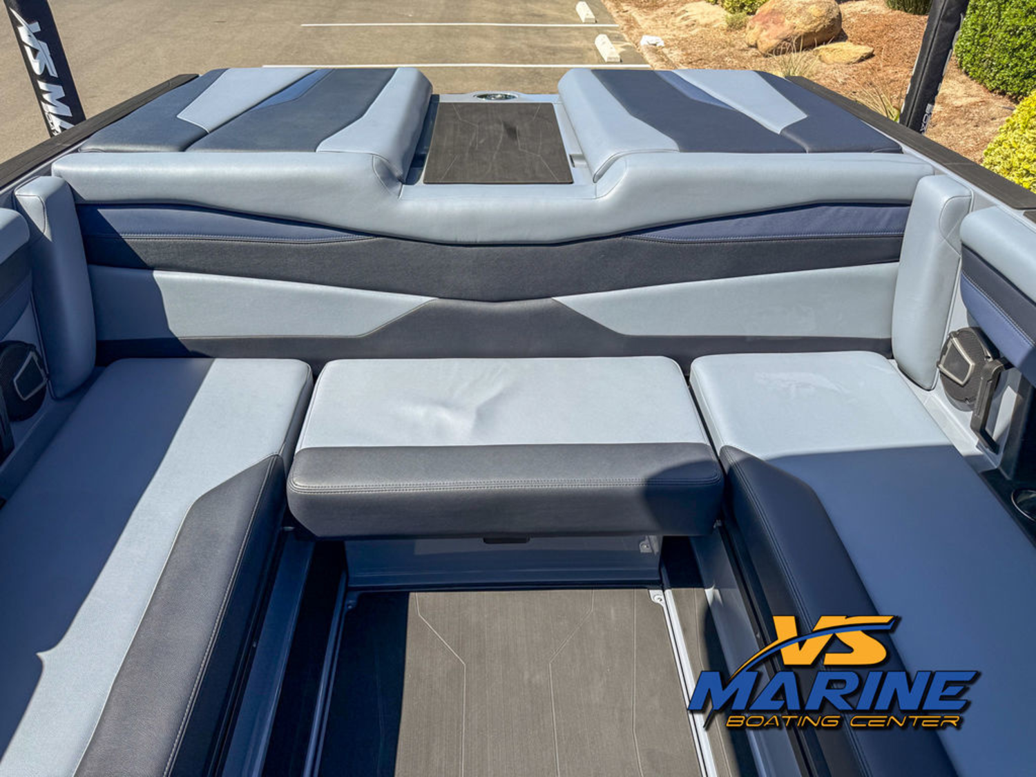 2027 Axis Wake Research A245