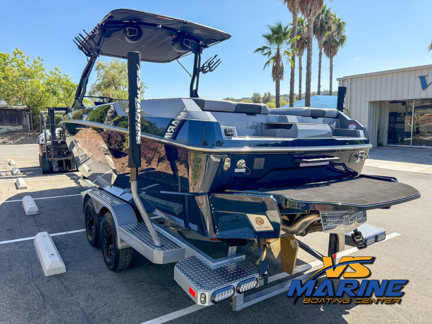 2027 Axis Wake Research A245