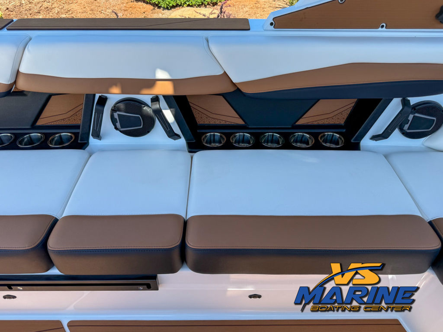 2027 Axis Wake Research A245