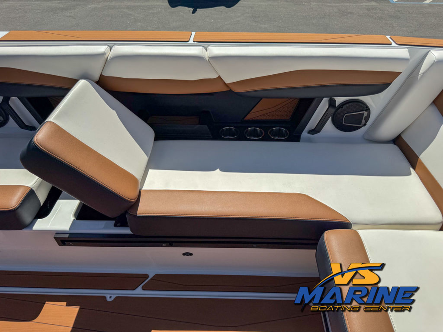 2027 Axis Wake Research A245