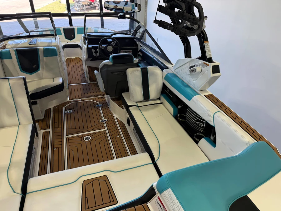 2017-nautique-g23-143944-image10