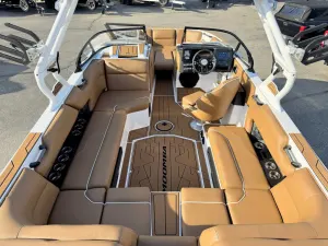 2027 MOOMBA Max Icon