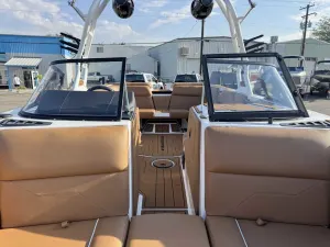 2027 MOOMBA Max Icon