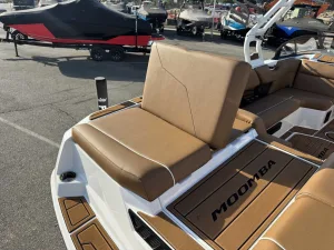 2027 MOOMBA Max Icon