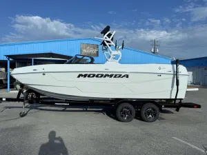 2027 MOOMBA Max Icon