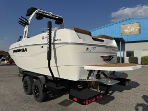 2027 MOOMBA Max Icon