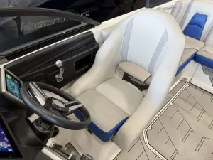 2018 Malibu 21 MLX Icon