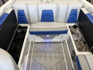2018 Malibu 21 MLX Icon