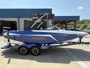 2018 Malibu 21 MLX Icon