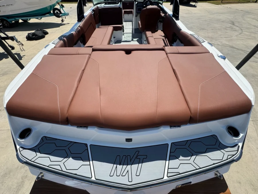 2022-mastercraft-nxt24-143972-image2.webp
