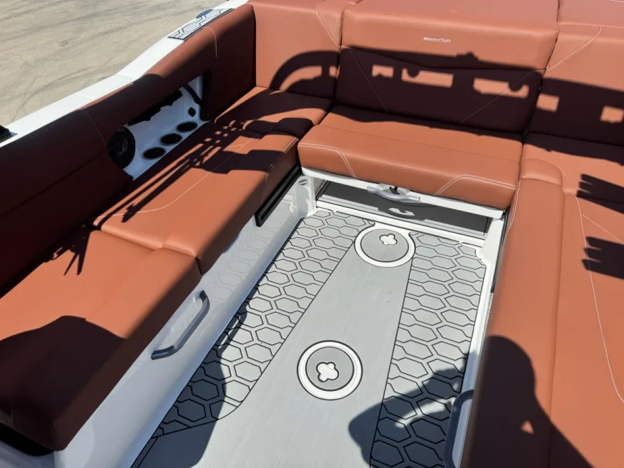 2022-mastercraft-nxt24-143972-image3.webp