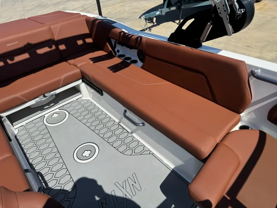 2022-mastercraft-nxt24-143972-image4.webp