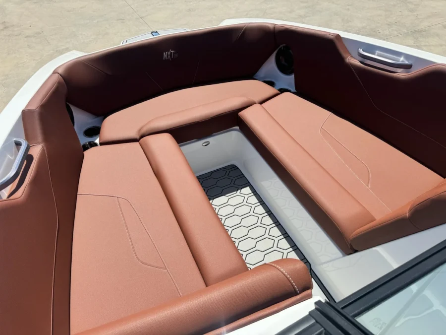 2022-mastercraft-nxt24-143972-image9.webp