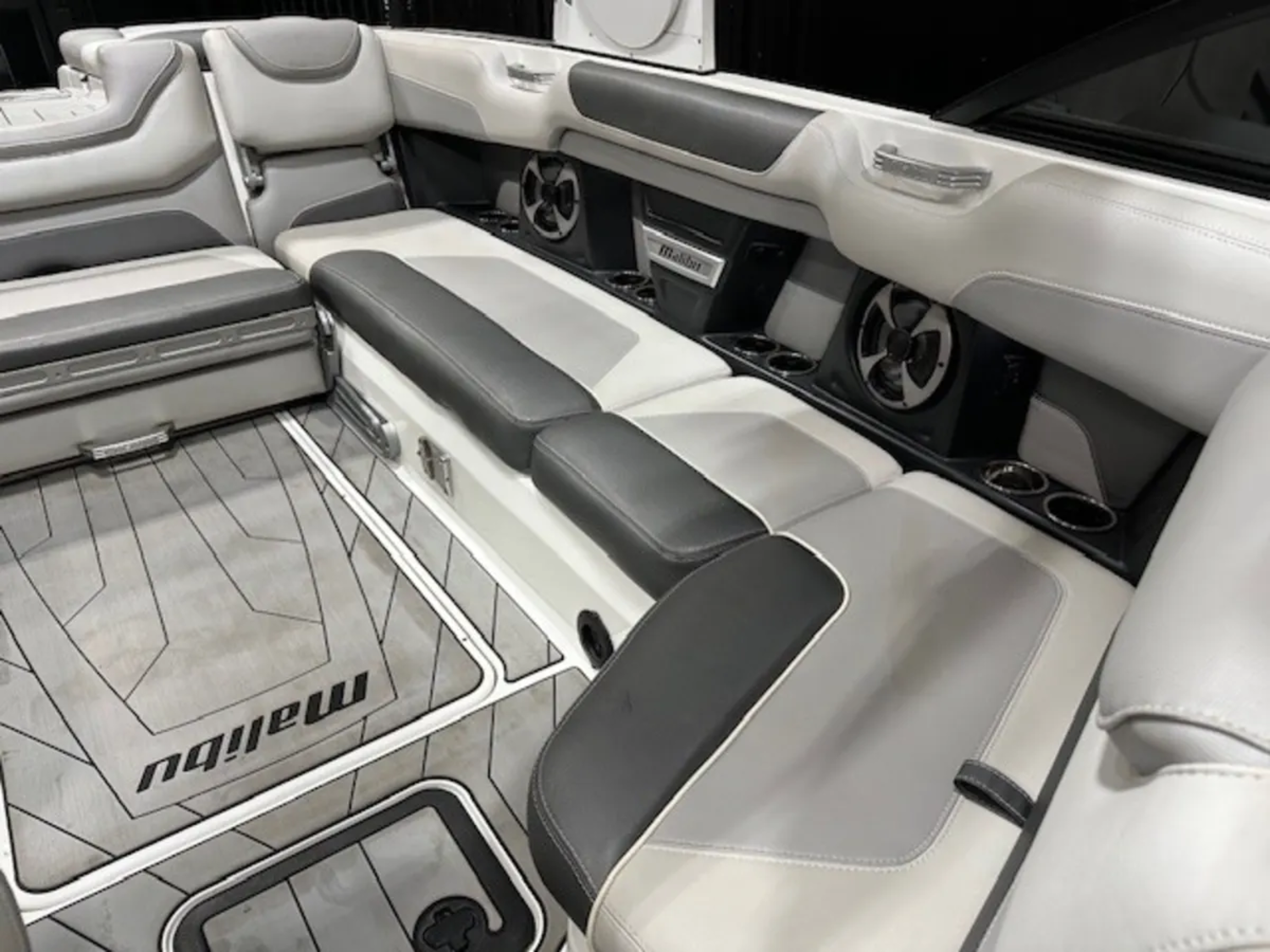 2018 Malibu M235