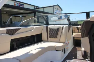 2027-malibu-m230-143978-image10.webp
