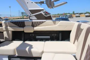 2027-malibu-m230-143978-image11.webp
