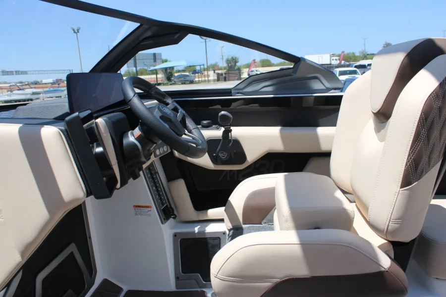 2027-malibu-m230-143978-image14.webp