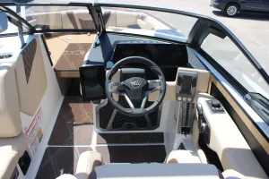 2027-malibu-m230-143978-image15.webp