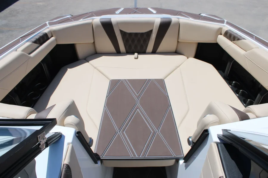 2027-malibu-m230-143978-image17.webp