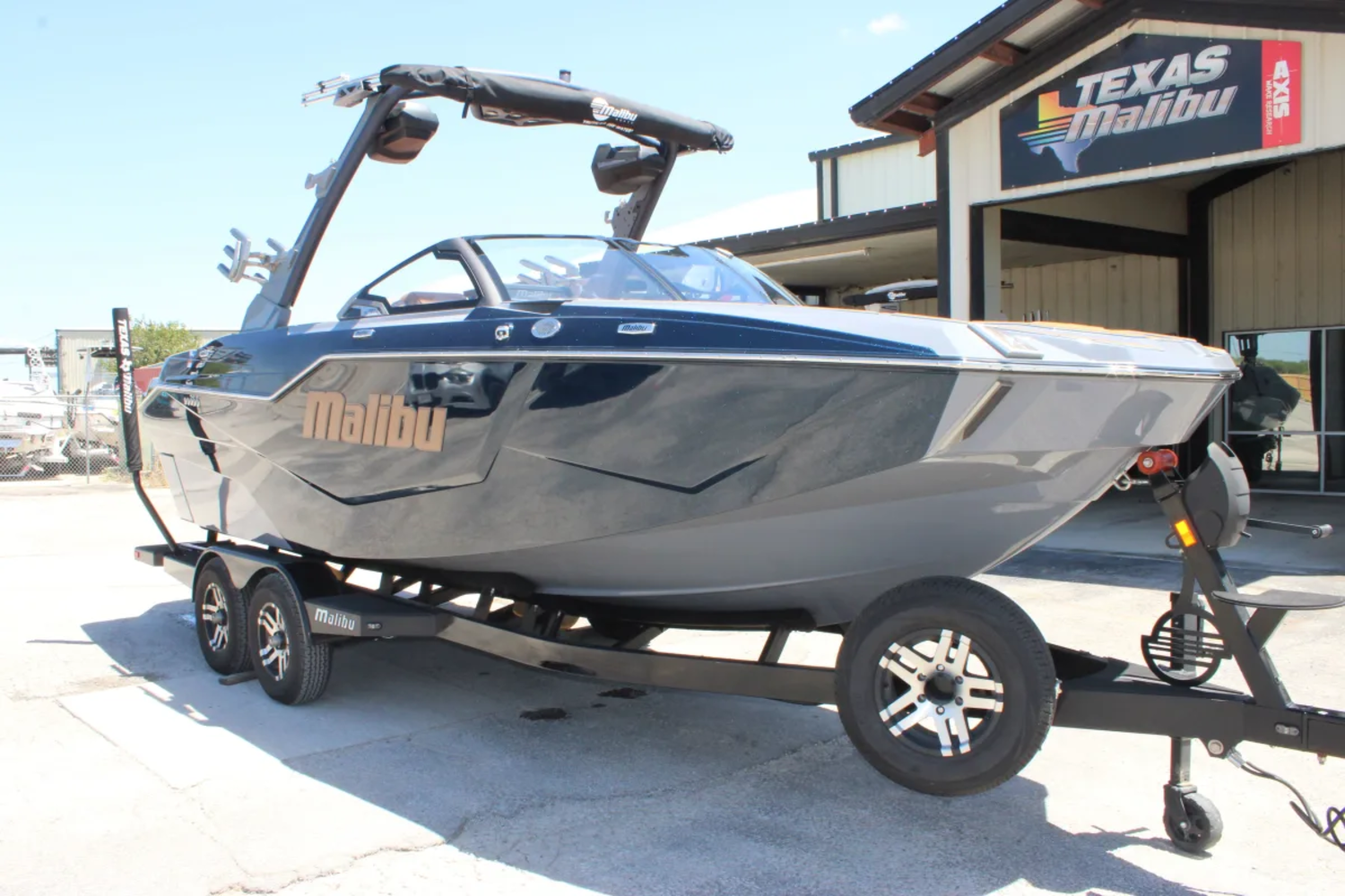 2026 Malibu M230