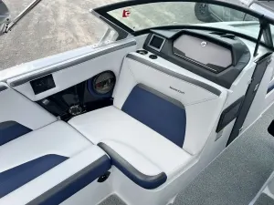 2023-mastercraft-x-star-143988-image5.webp