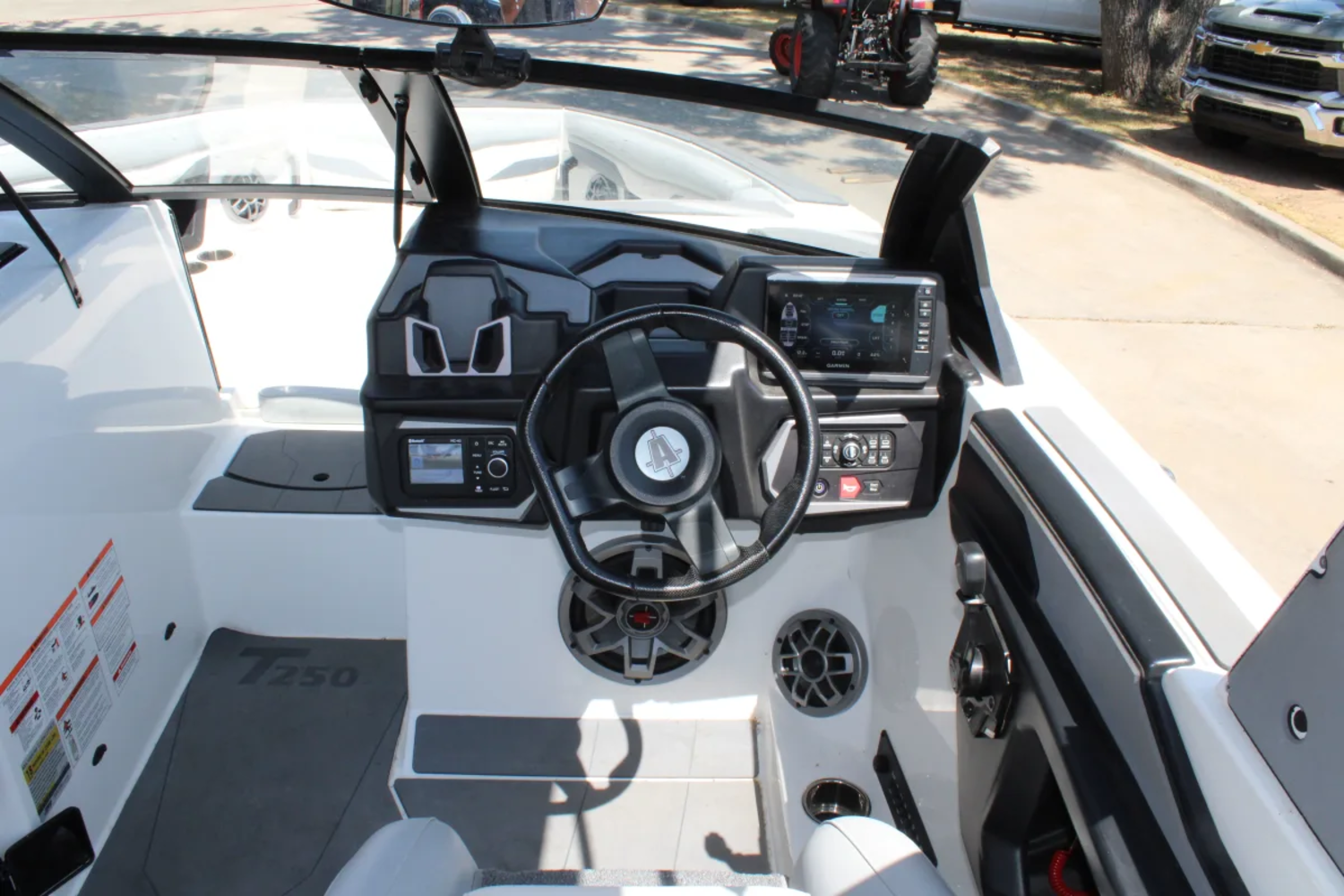 2023 Axis T250