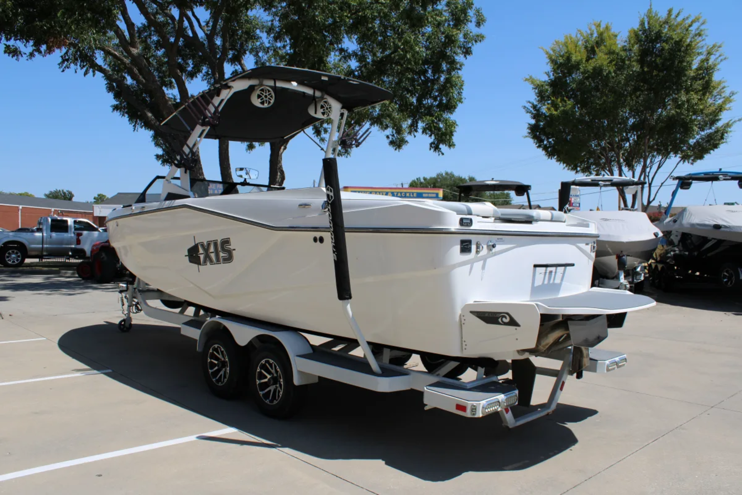 2023 Axis T250