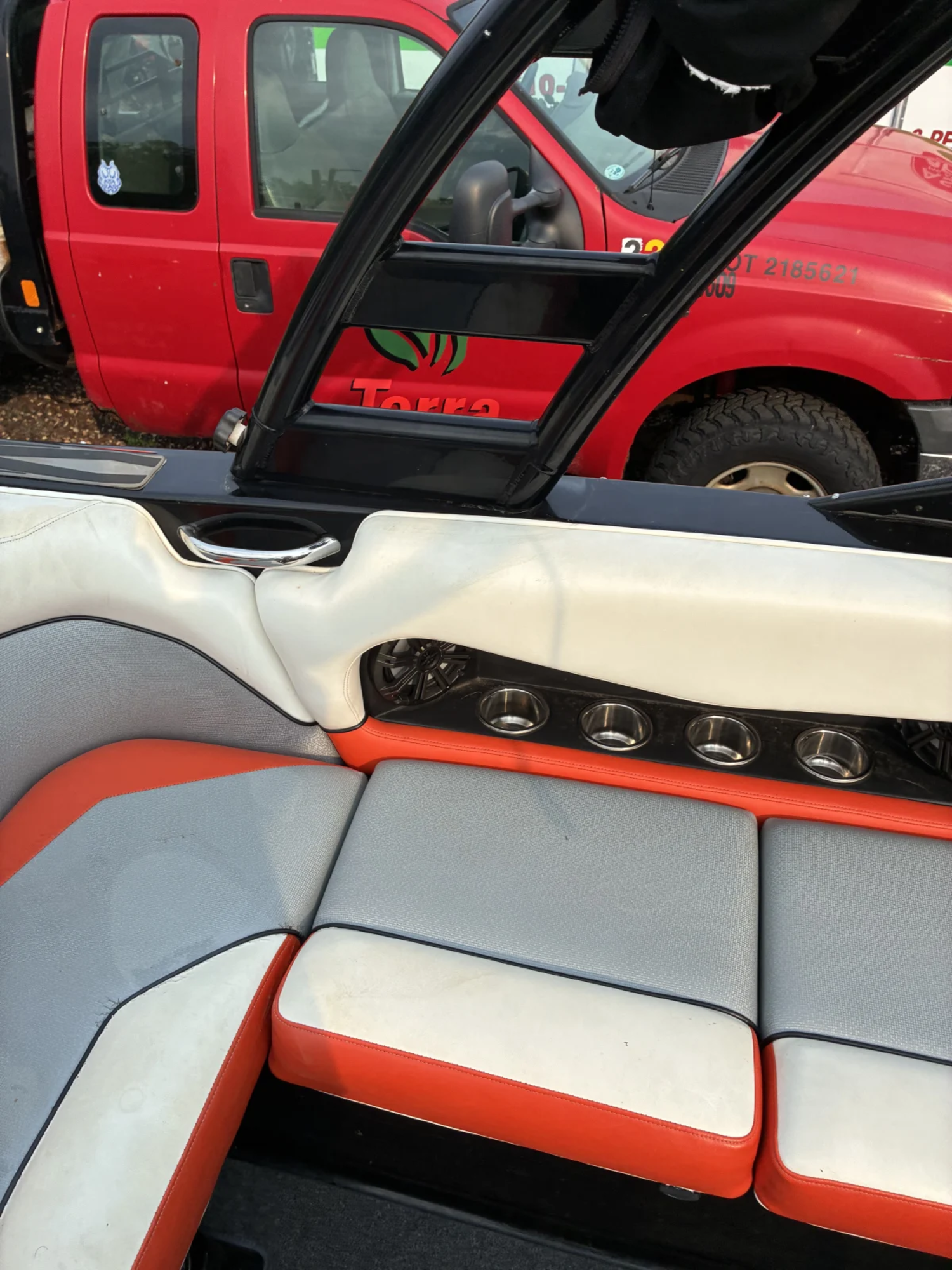 2016 Moomba Boats Mondo