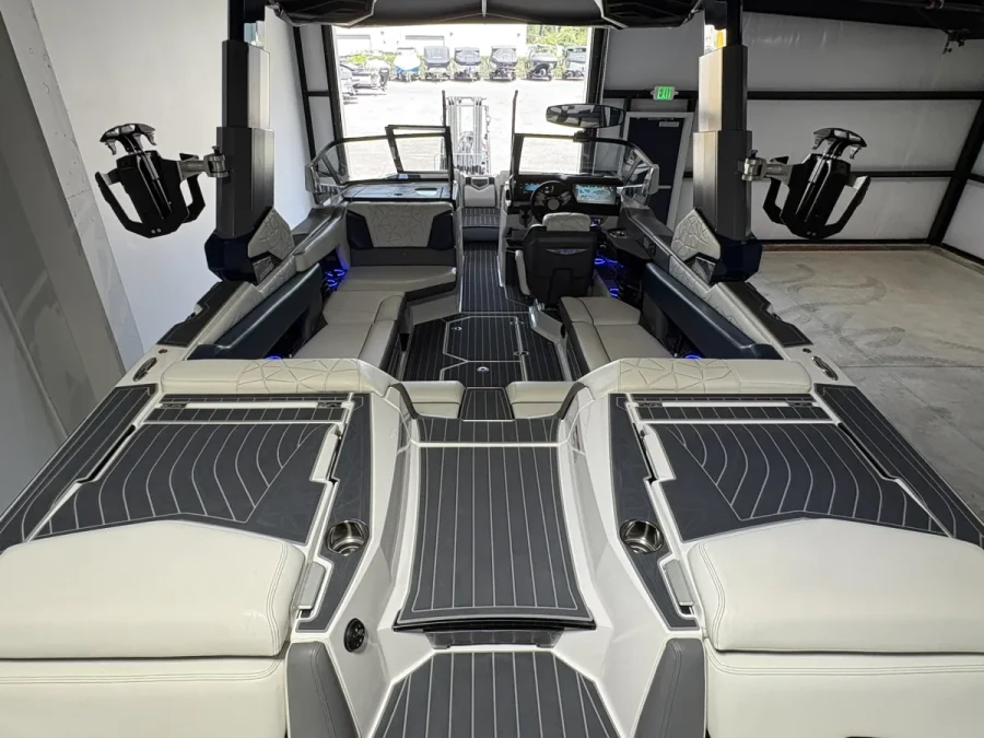 2021-nautique-g23-paragon-143995-image4.webp