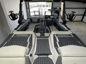 2021-nautique-g23-paragon-143995-image4.webp