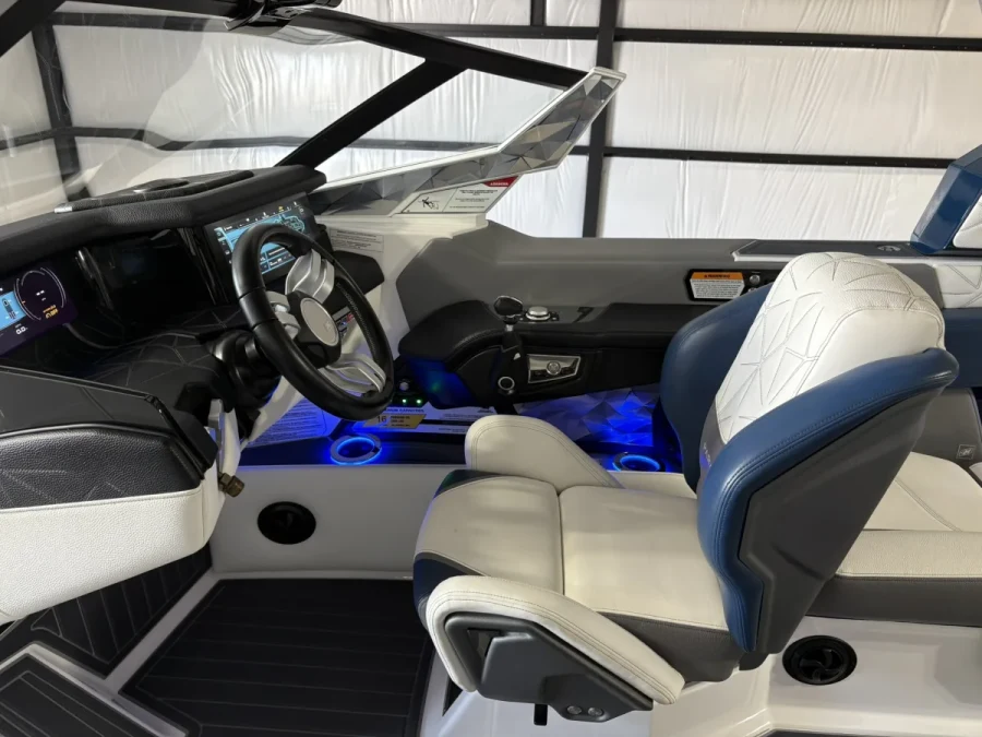 2021-nautique-g23-paragon-143995-image8.webp