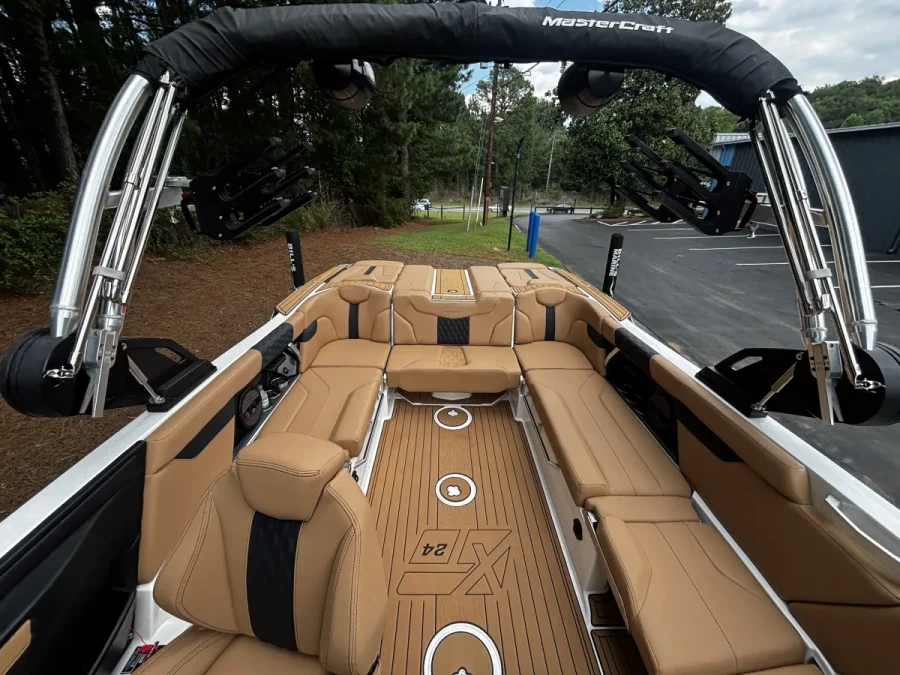2023-mastercraft-xt24-144036-image1.webp