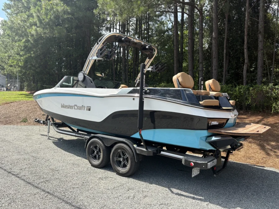 2023-mastercraft-xt24-144036-image12.webp