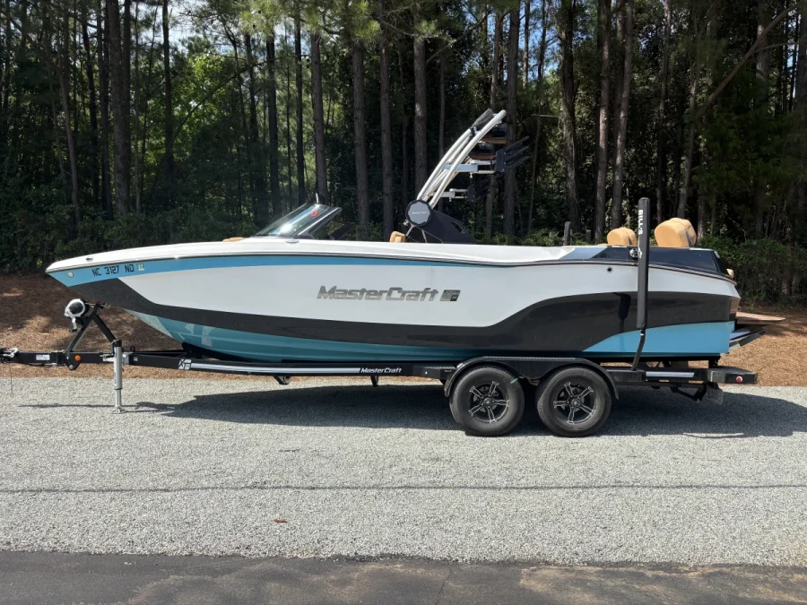 2023-mastercraft-xt24-144036-image14.webp